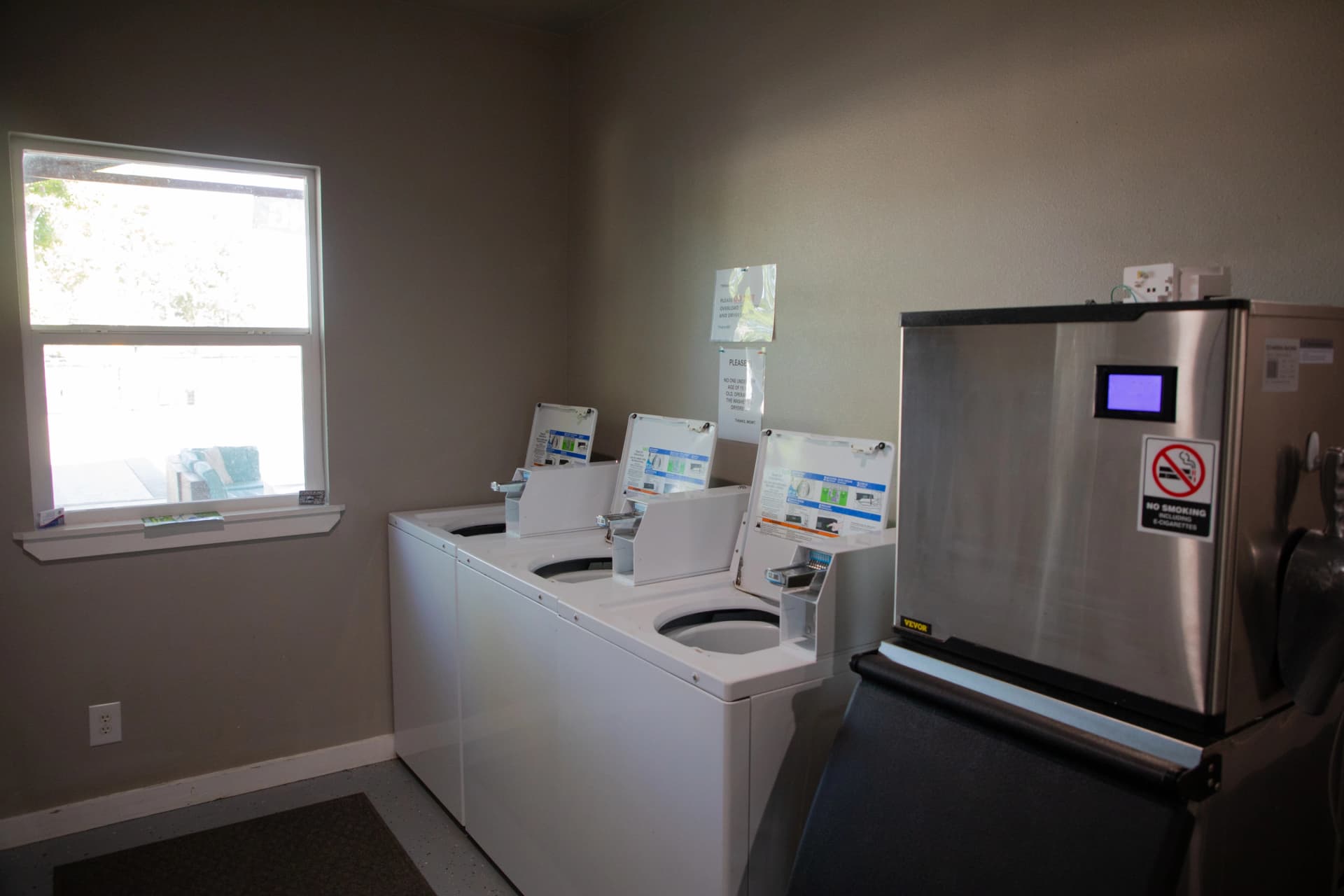 Community laundry clubhouse